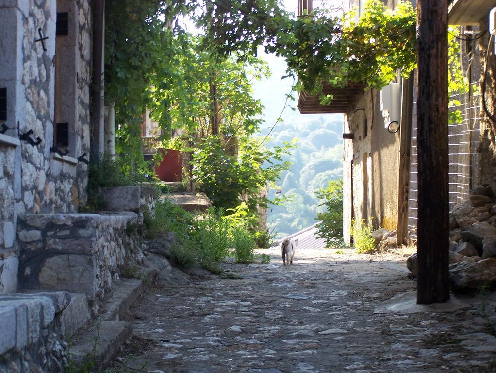 Diavatiko Hostal Stemnitsa Exterior foto